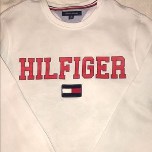 White Tommy Hilfiger sweatshirt